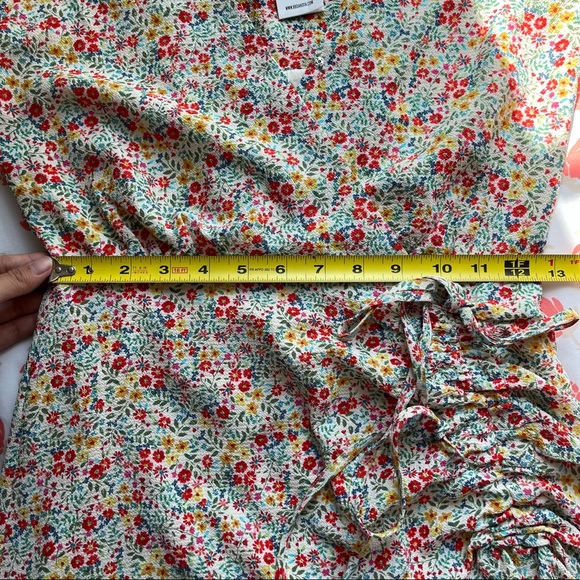 NWOT BB Dakota Flower On Floral Cocktail Wrap Mini Dress Size 0 Womens - Picture 7 of 16